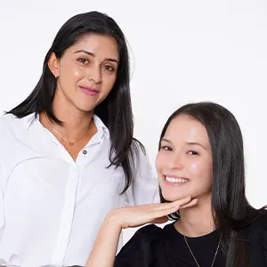 Img-Dra._Ana_Zuluaga-Servicios-MicroDiseB1o_de_Sonrisa-300x300